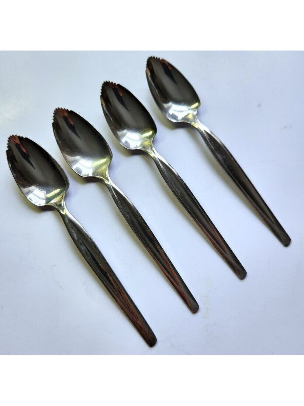 Wm Rogers Nassau Silverplate Grapefruit Spoons Set of 4 Serrated Tip Citrus 6"